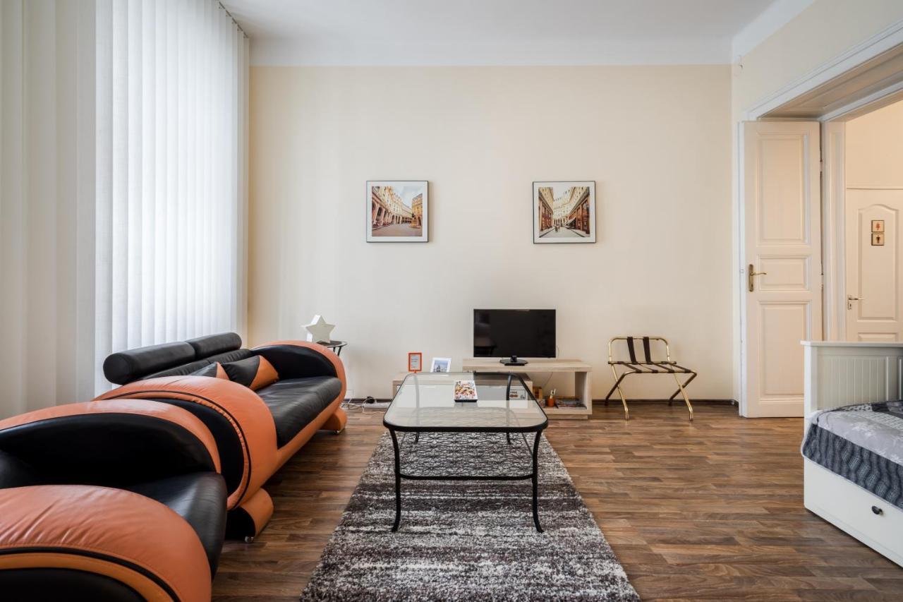 Pyvo Street Home With Balcony By Nw Budapest Extérieur photo