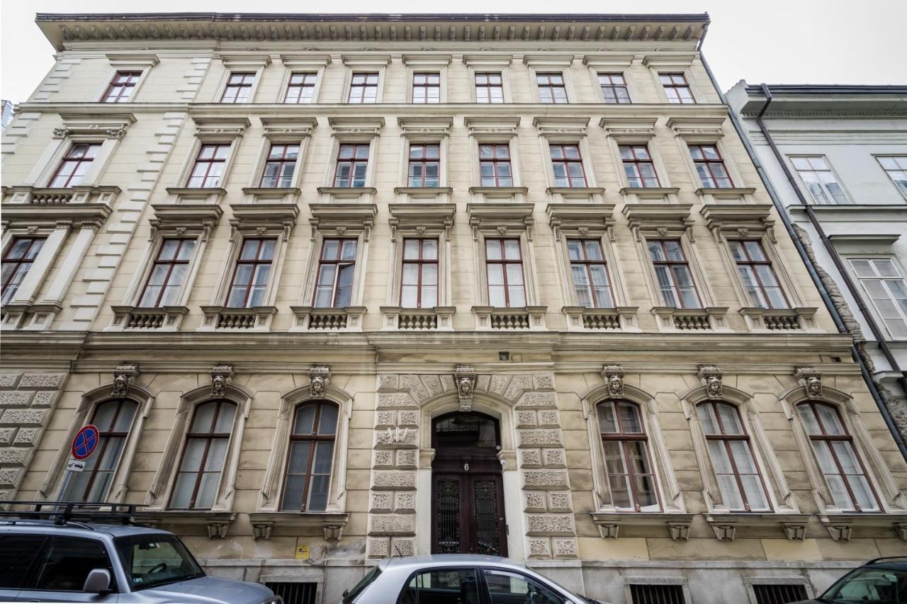 Pyvo Street Home With Balcony By Nw Budapest Extérieur photo