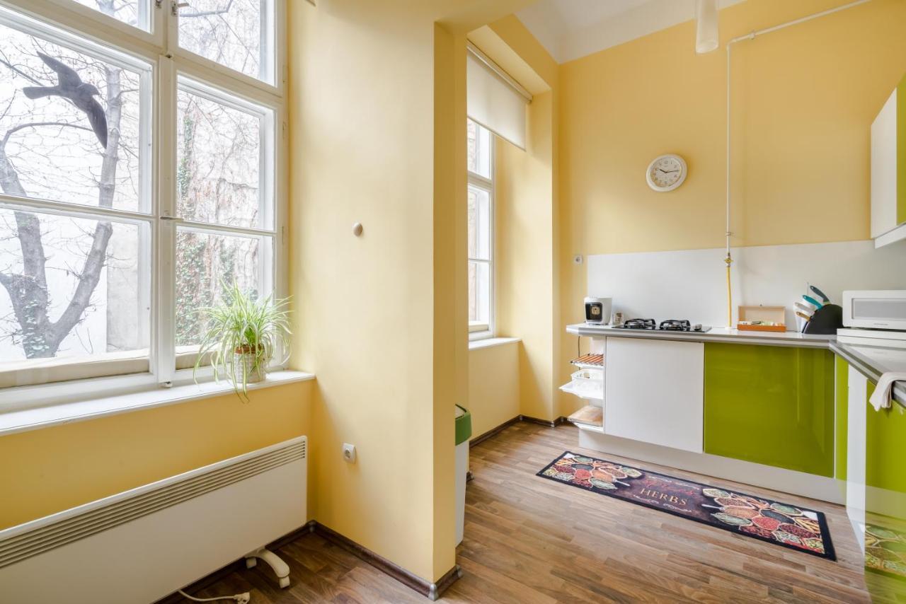 Pyvo Street Home With Balcony By Nw Budapest Extérieur photo